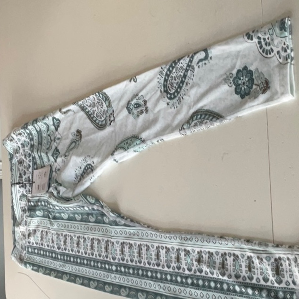 NWT Upside green paisley yoga/athletic leggings Medium